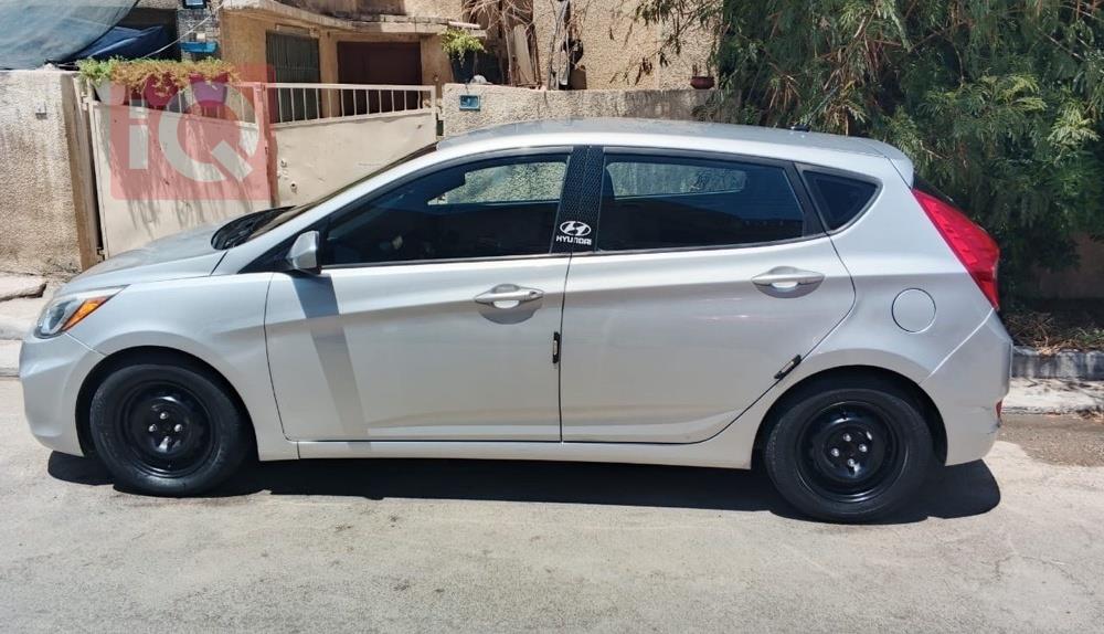 هیوندای ئەکسنت هاچباک